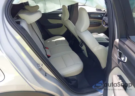 2024 Volvo Xc40 B5 Plus Dark Theme из США, поврежденный, VIN YV4L12ULXR2293107